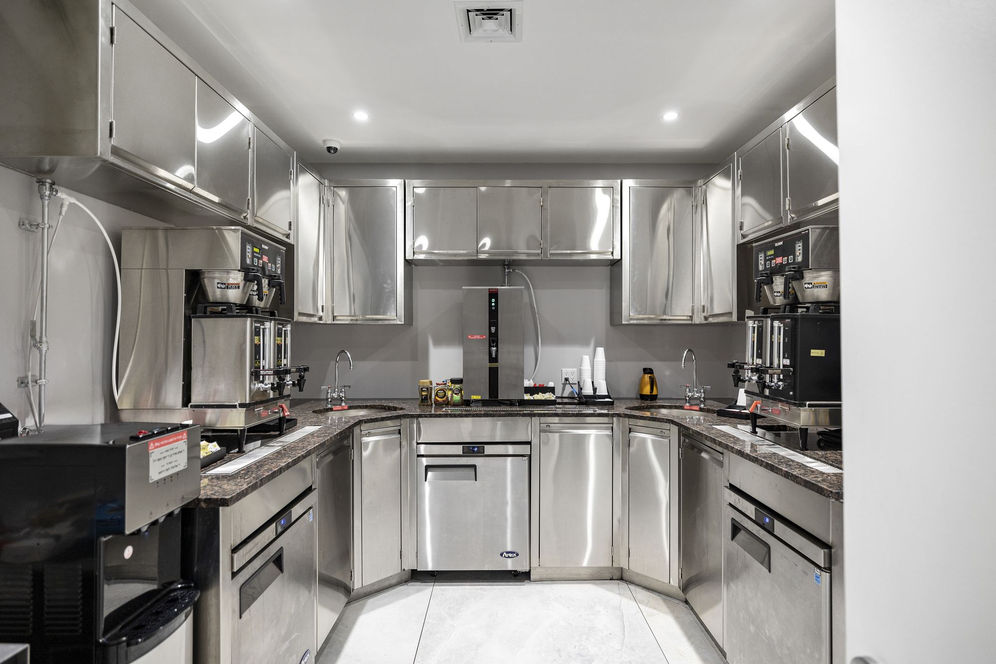 Commercial kitchen